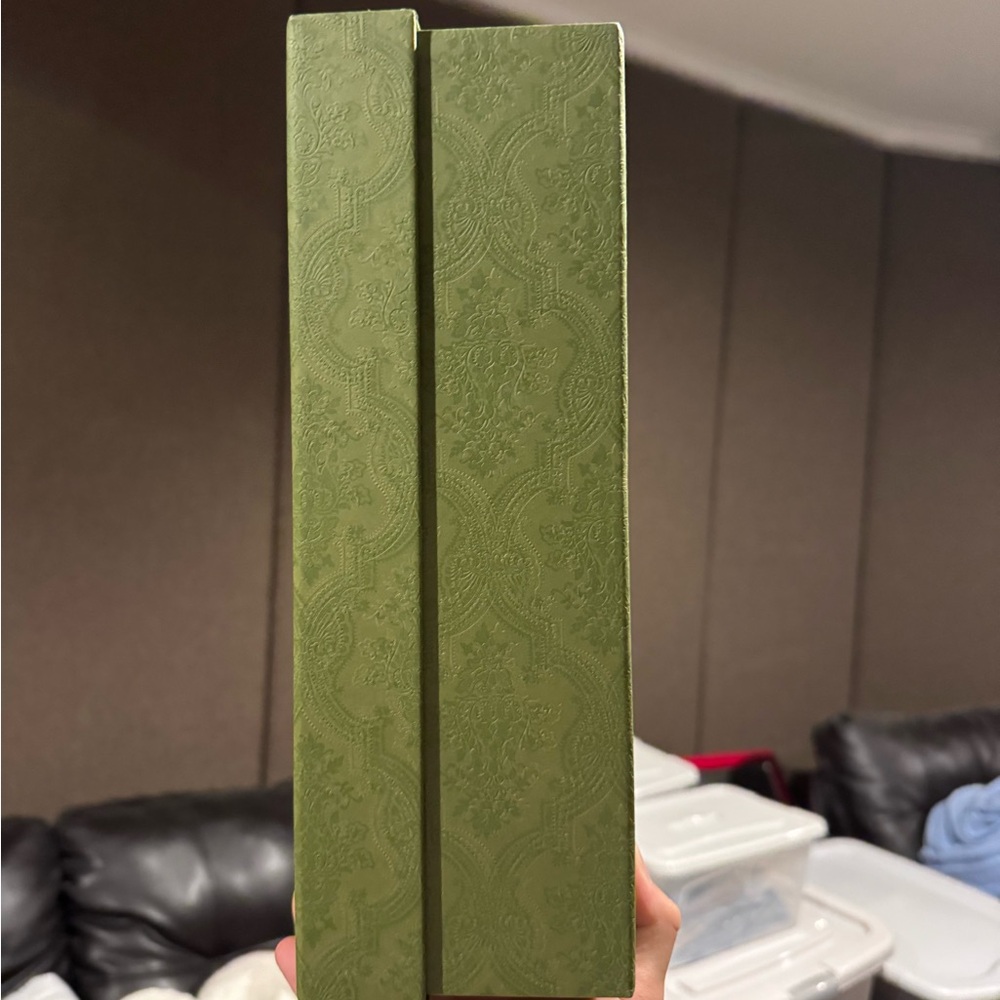 Gucci Green Embossed Box - Picture 3 of 9